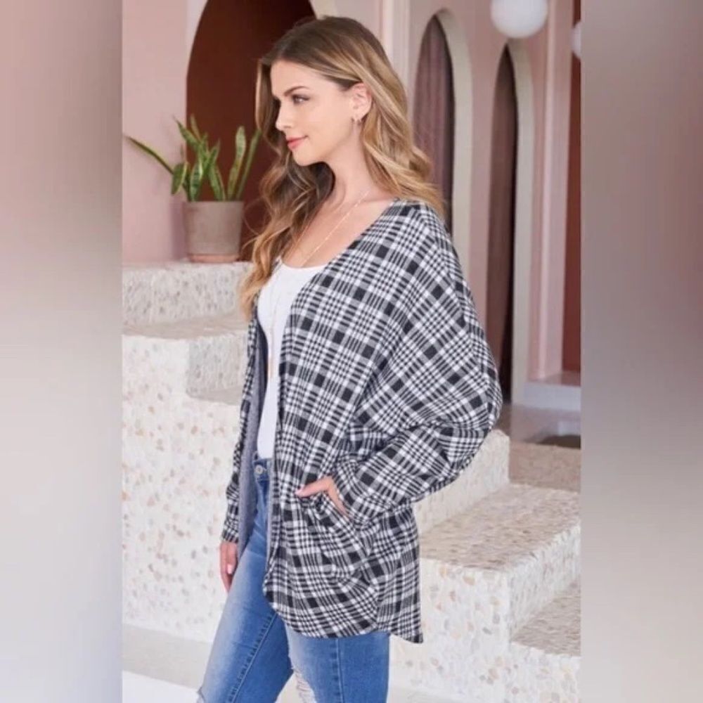 Open Cardigan Plaid Round Hem Pockets - Picture 3 of 3